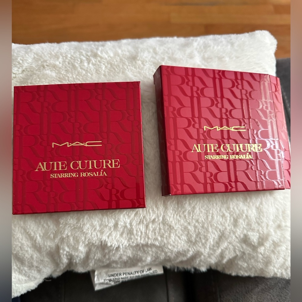Mac cosmetics limited edition Rosalia face palette